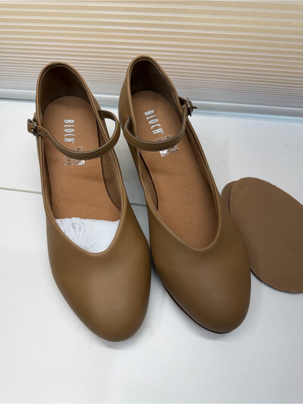 Bloch Dance Women's S0379L Broadway Lo Character Shoe Sz 8.5